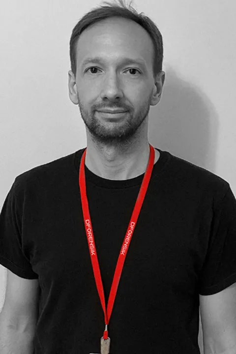 ꓮdаm ꓔһуzеꓲ